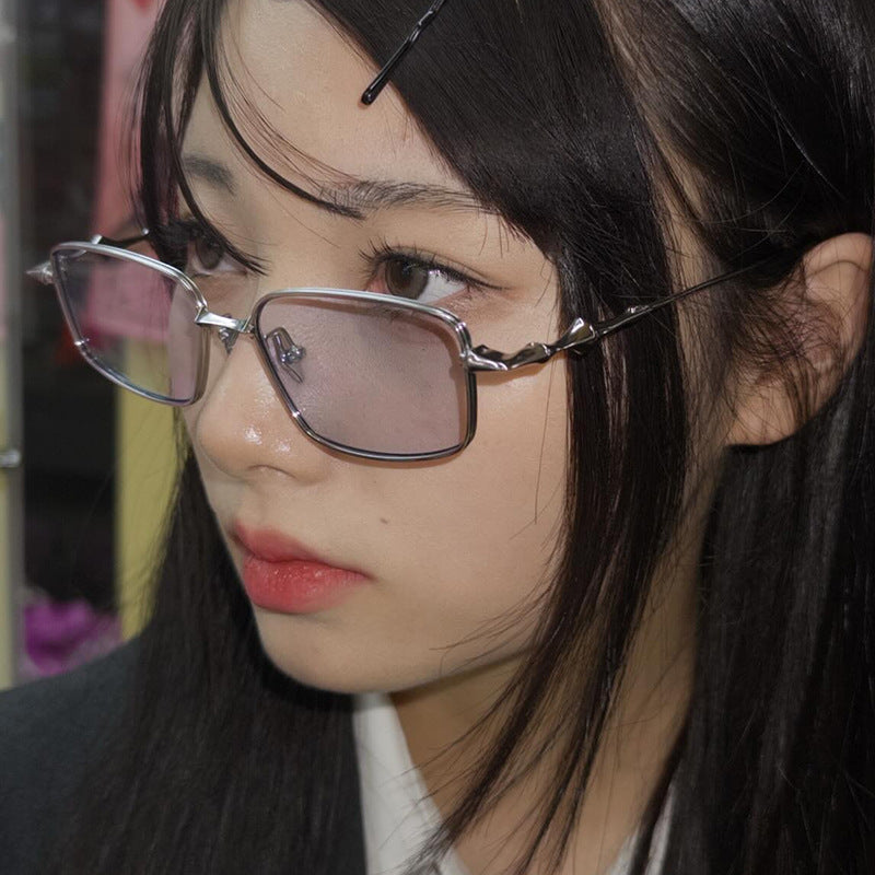 Square irregular sunglasses for men and women, trendy small frame narrow frame sunglasses, new high-end retro sunglasses